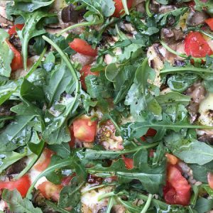 Salade-gourmande-Roquette-tomates-31250 Revel